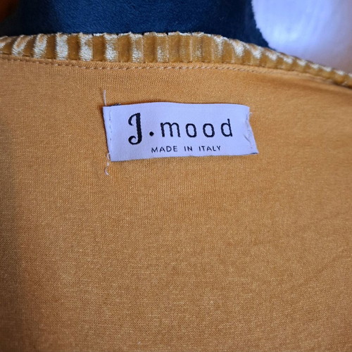 J. mood Italian set 2 pieces new, gold color, size S-M