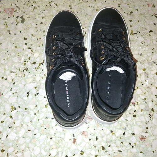 Tommy Hilfiger shoes size 39 like new, black