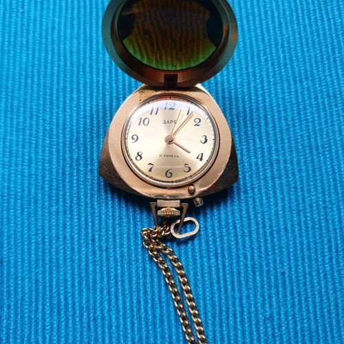 Vintage 80s Zaria wind-up watch used, gold color