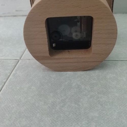 Analog wooden desk clock new, 12 cm