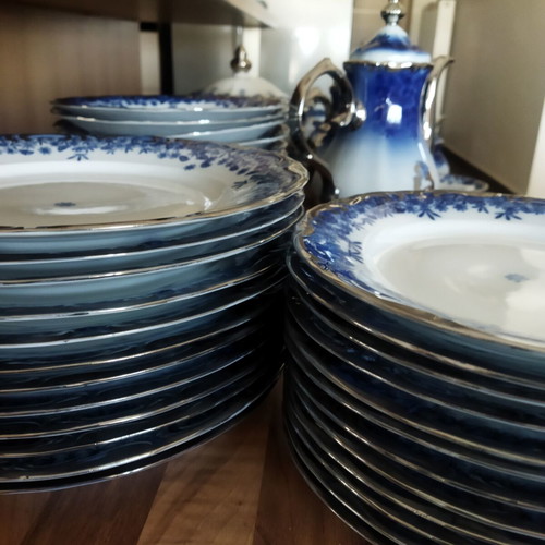 Vintage Apulum Porcelain Dining Set 87 pcs and Oneida Cutlery 69 pcs like new