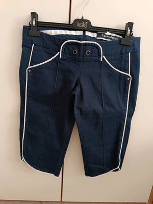 Guess women's navy capri pants with white details