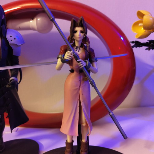 Final Fantasy VII figures used set with Cloud Strife, Tifa Lockhart, Sephiroth, Aerith