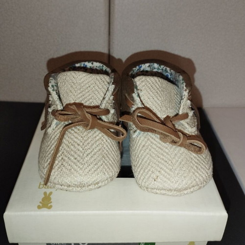 Benetton baby shoes new, unisex, size 18 with packaging