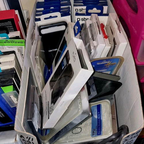 Mobile phone glass and cases new, pack of over 195 pieces