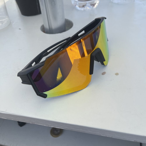 Mask sunglasses like new with O'Neill style mask glasses