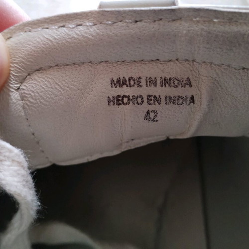 Sneakers United colours of Benetton μεταχειρισμένα, νούμερο 42, κρεμ δέρμα
