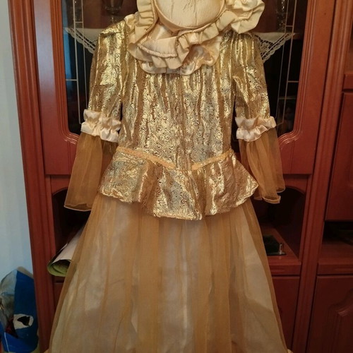Carnival costume Pentaromfi like new with hat