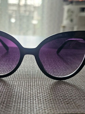 Black sunglasses like new