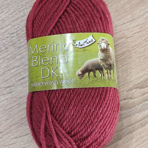 Merino knitting yarn 50g 100% processed wool, 104 meters new