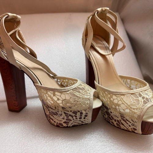 Heels with wooden heel and lace used, size 37, beige and brown