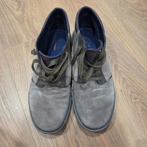 Wrangler men's boots size 44, grey suede with memory foam