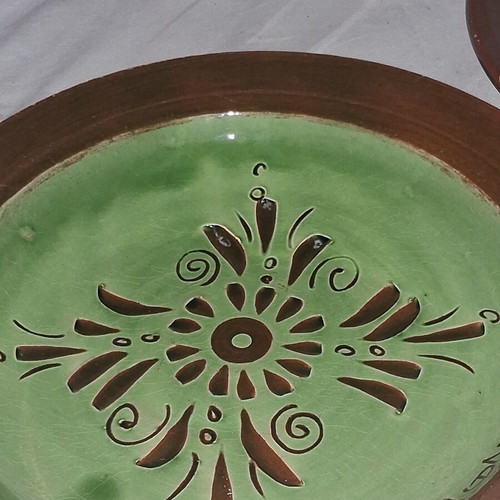 Pair of handmade Sifnos ceramic plates 23 & 24 cm, like new