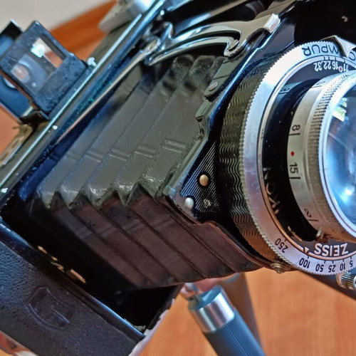 Zeiss Ikon vintage camera used