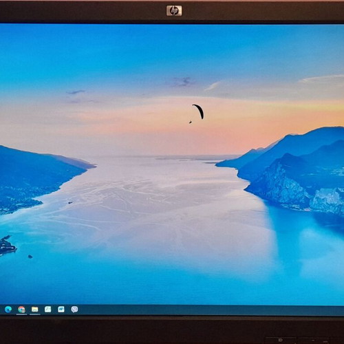 HP L2245wg LCD Monitor 22" used, 1680x1050 resolution, 60Hz