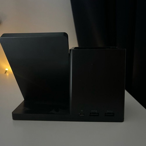 Pen holder with wireless phone charger