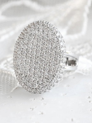 Women's oval ring new with silver plating and white zirconia
