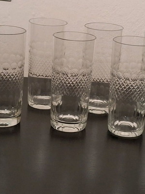 Vintage glass tumblers set of 6 in like new condition