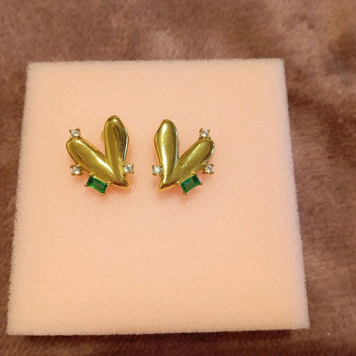 Earrings new in gold and green color, stainless steel