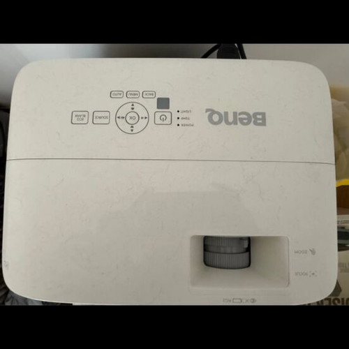 BenQ HM560 projector 2021 model