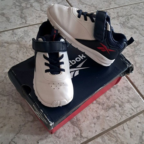 Reebok kids' athletic shoes size 24.5 used with box and stain