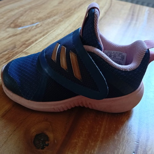 Adidas kids' sports shoes size 21 used