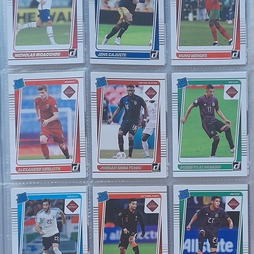 Donruss Soccer Road to Qatar 2021-2022 cards like new, 127 base and 44 inserts