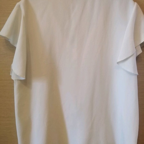 White blouse used short sleeve with ruffle and scarf
