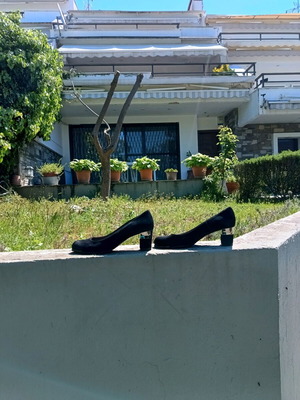 Γόβες suede Βαβουλάς σαν καινούργιο, μαύρες, νούμερο 39