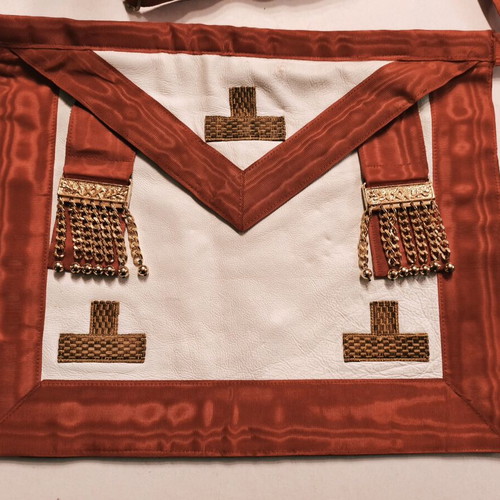 Scottish Masonic Worship Apron AASR like new, red moiré with leather