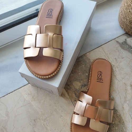 Estil leather sandals like new, pink gold