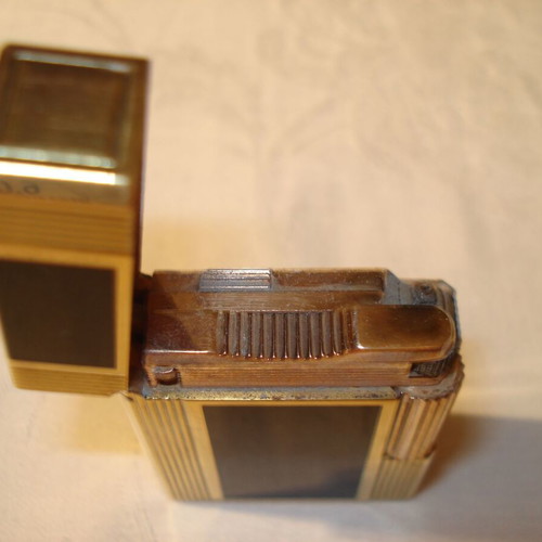 S.T. Dupont Laque De Chine lighter used, gold plated collectible