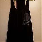  Μπλούζα μαύρη με παρτούς ώμους και στάμπα από στρας, που κάνει μπάσκα - Small