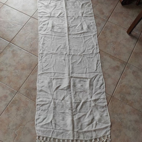 Silk Soufli table runner like new, size 50x170