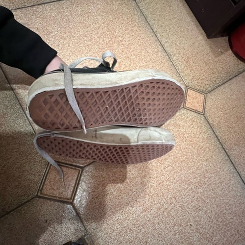 Vans athletic shoes used, size 38.5, black and white