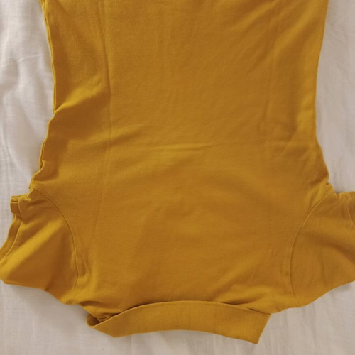 Burberry T-shirt like new, yellow, size XS