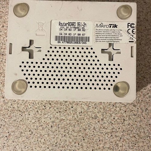 MikroTik RB951Ui‑2HnD router like new with Wi‑Fi, switch, USB, PoE out