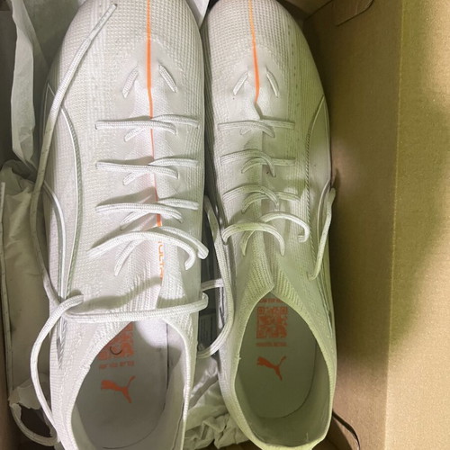 Puma Ultra Ultimate FG/AG football shoes like new, white and orange
