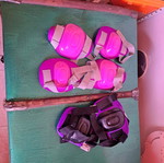 Knee pads used, pack