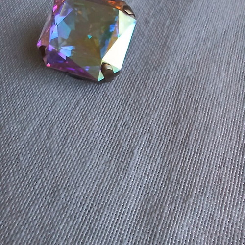 Art Wear Dimitriadis Earrings like new with iridescent crystals