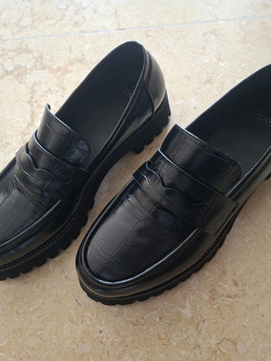 Exe moccasins new, black croco, size 39