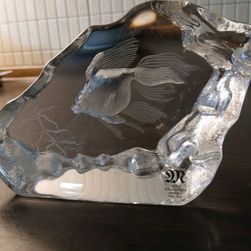 Mats Jonasson crystal sculpture like new, Sweden full lead fish