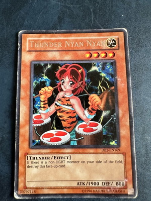 Thunder Nyan Nyan used Yu-Gi-Oh! card DB2