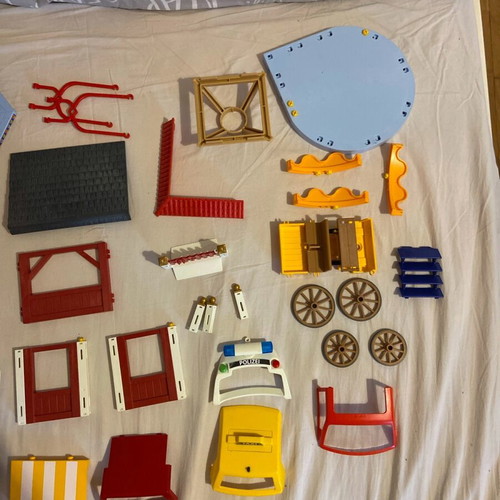 Playmobil used large parts and accessories