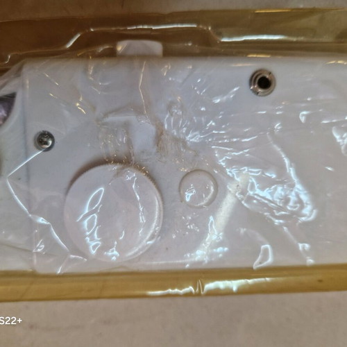 Old manual sewing machine like new