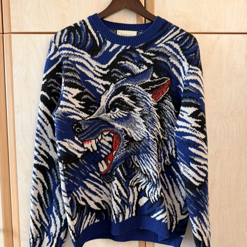 Gucci Sweater like new, size L, blue