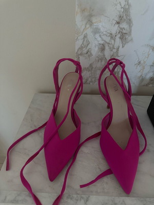 Zara pointed pink pumps used, size 38, low heel