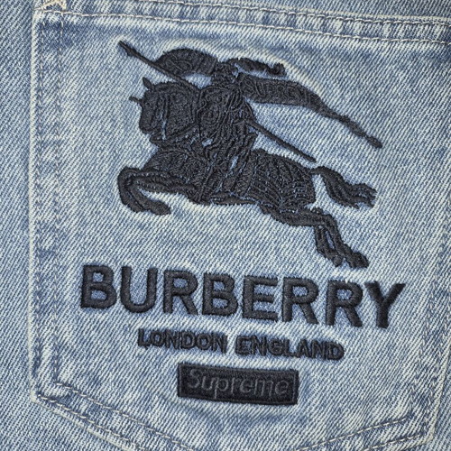 Burberry x Supreme SS22 denim shorts like new, size 36