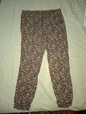 Benetton Floral–Paisley Trousers Like New, Elastic Waist, Ankle Cuffs