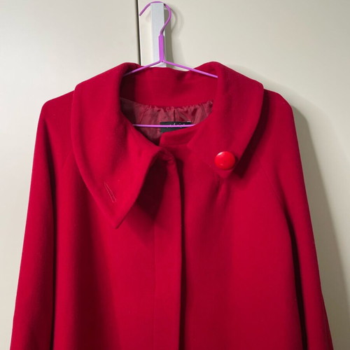 Red coat like new, worn a few times, size S